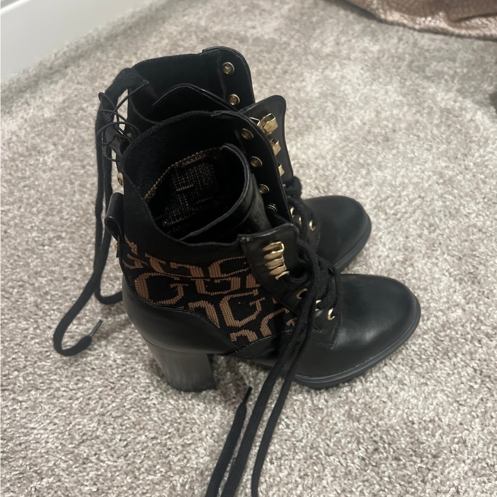 Women guess boots brand new